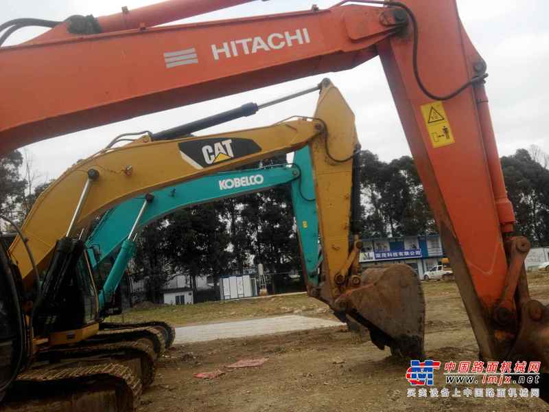 云南出售转让二手6000小时2011年日立EX120挖掘机