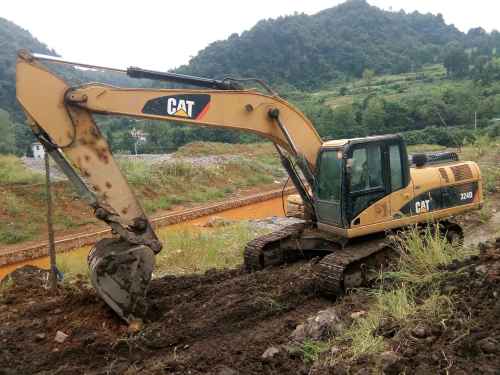 贵州出售转让二手8600小时2010年卡特彼勒324D挖掘机
