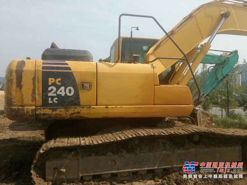 贵州出售转让二手7771小时2009年小松PC240LC挖掘机