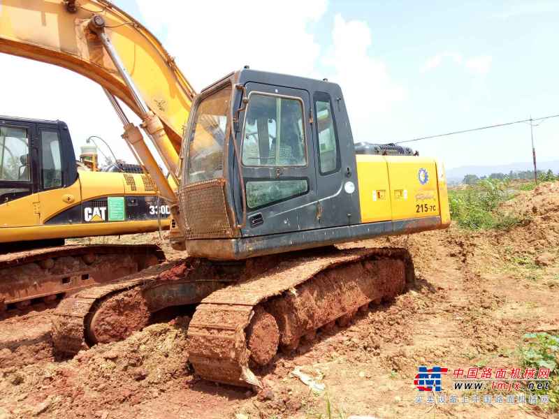 云南出售转让二手3901小时2010年现代R215挖掘机