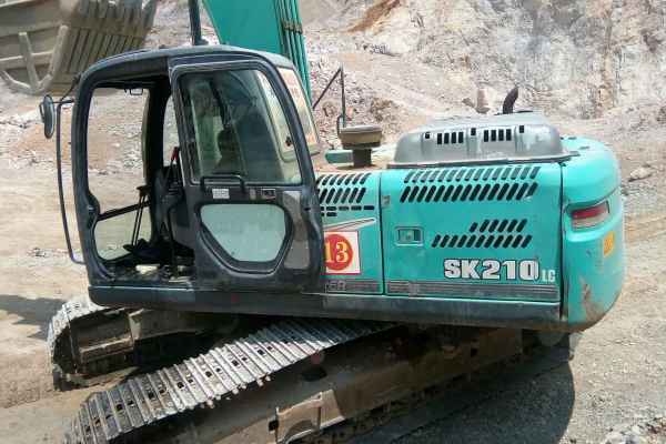 贵州出售转让二手9800小时2010年神钢SK210LC挖掘机