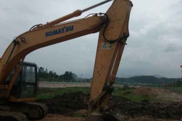 贵州出售转让二手8900小时2010年柳工CLG225C挖掘机