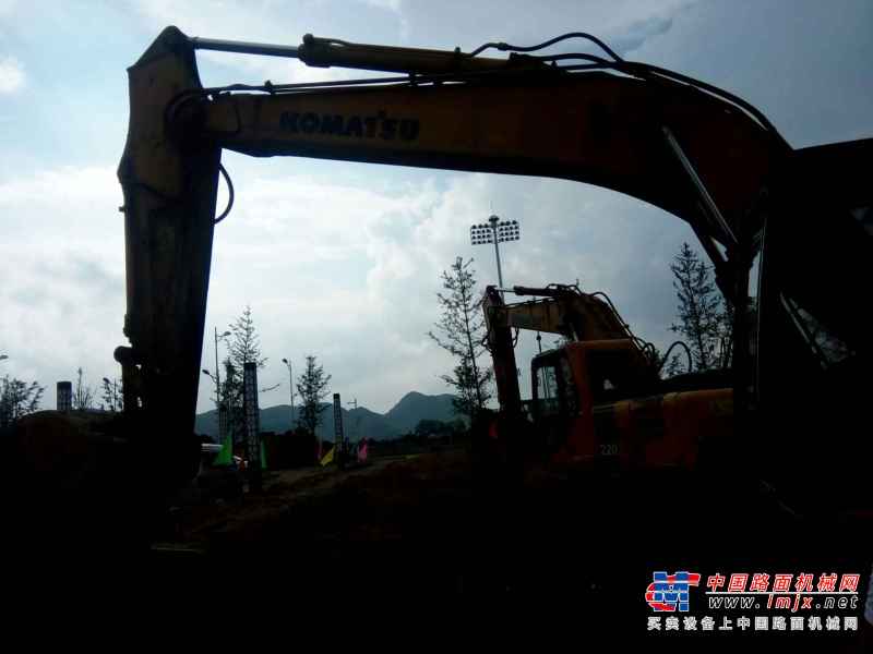 贵州出售转让二手11000小时2009年柳工205C挖掘机