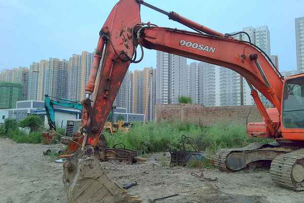 山西出售转让二手9000小时2006年斗山DH225挖掘机