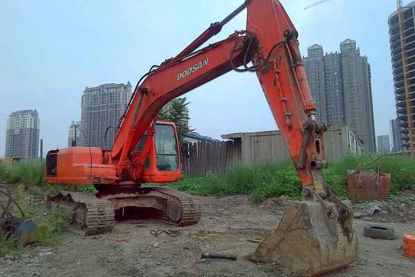 山西出售转让二手9000小时2006年斗山DH225挖掘机
