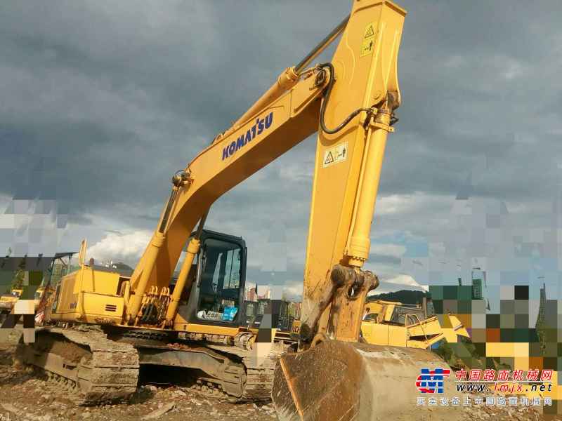 贵州出售转让二手8200小时2010年柳工CLG205挖掘机