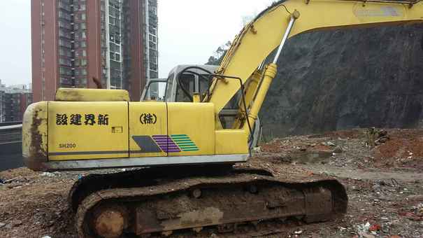 湖北出售转让二手14711小时2006年住友SH200A1挖掘机