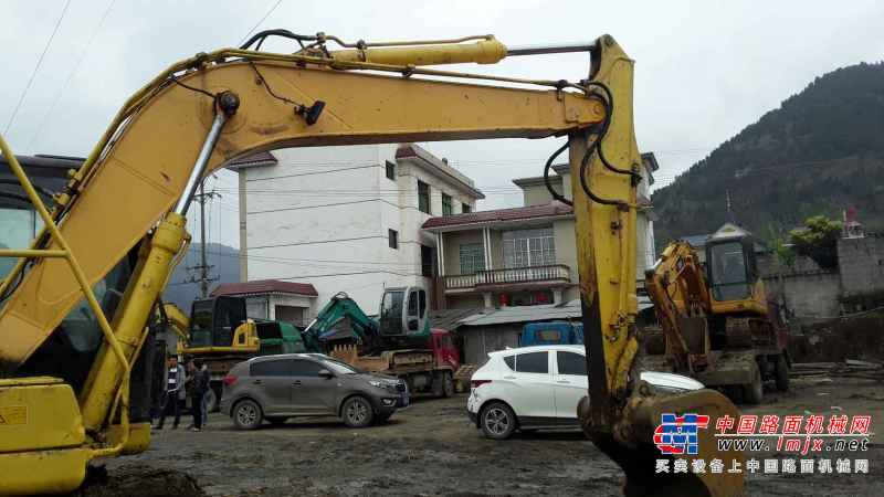 重庆出售转让二手6000小时2012年柳工915D挖掘机