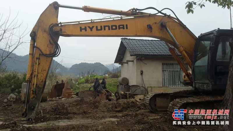 重庆出售转让二手7200小时2009年现代R225挖掘机