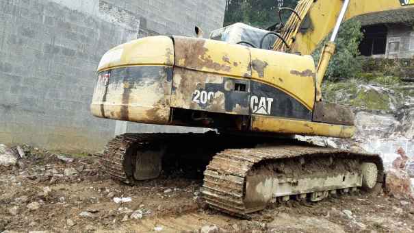 重庆出售转让二手12000小时2006年卡特彼勒320C挖掘机