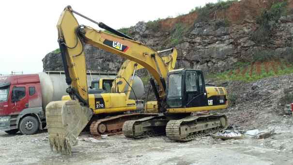 重庆出售转让二手7000小时2011年卡特彼勒323DL挖掘机