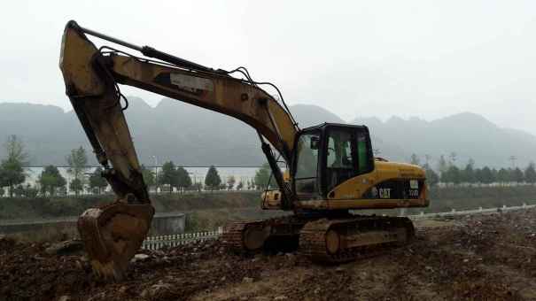 重庆出售转让二手13000小时2007年卡特彼勒320C挖掘机