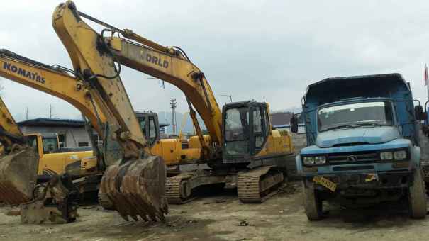 重庆出售转让二手10000小时2009年沃得重工W2239挖掘机