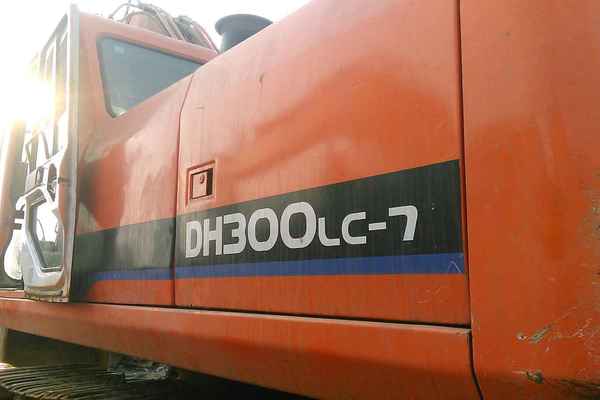 辽宁出售转让二手11000小时2008年斗山DH300LC挖掘机
