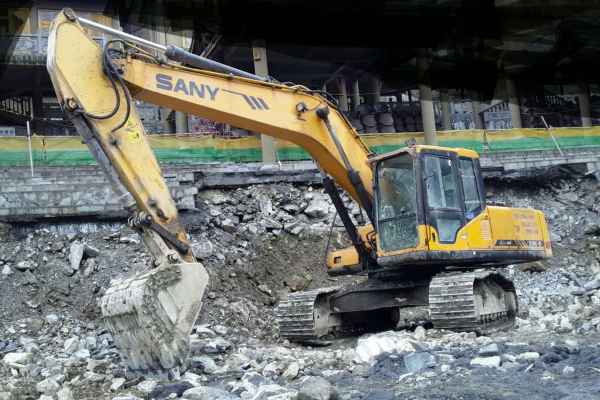 重庆出售转让二手9000小时2011年三一重工SY215C挖掘机