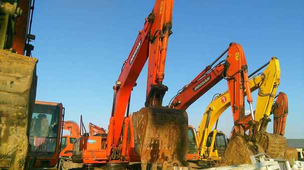 辽宁出售转让二手11500小时2009年斗山DH225LC挖掘机