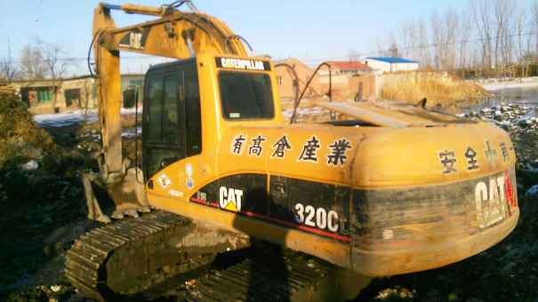辽宁出售转让二手15000小时2004年卡特彼勒320C挖掘机