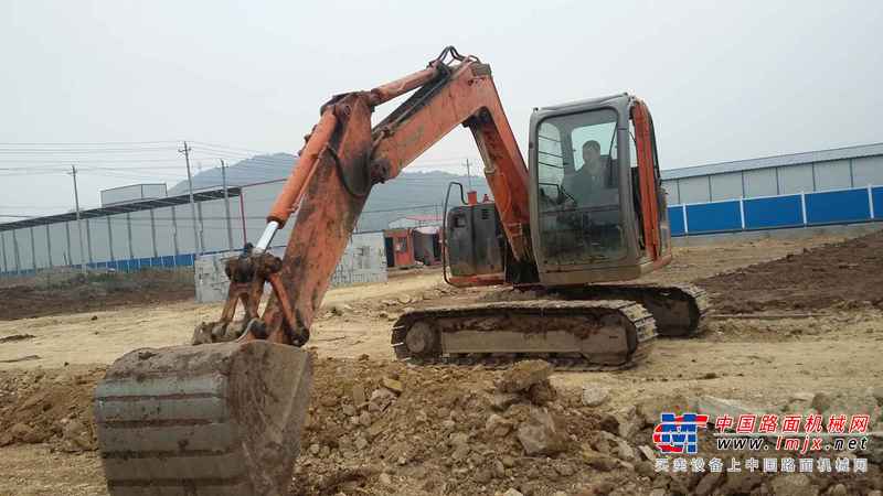 湖北出售转让二手8011小时2011年日立ZX70挖掘机