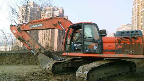 辽宁出售转让二手10000小时2010年斗山DX260LC挖掘机