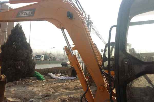 北京出售转让二手6500小时2012年福田雷沃FR65挖掘机