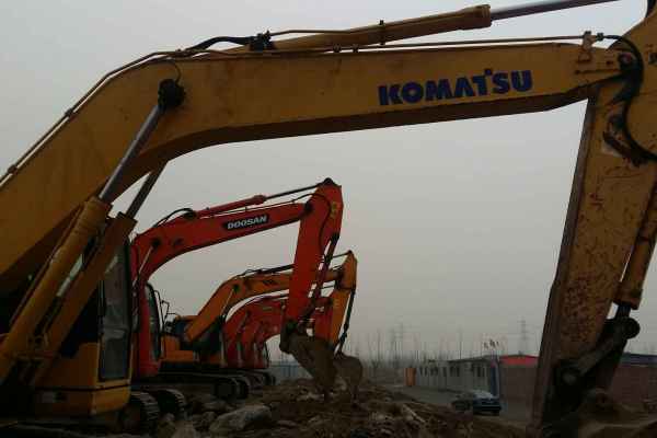北京出售转让二手15000小时2006年小松PC220LC挖掘机
