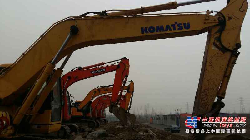 北京出售转让二手15000小时2006年小松PC220LC挖掘机
