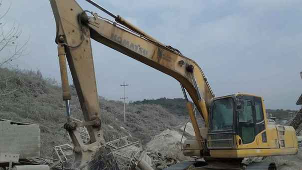 贵州出售转让二手5000小时2012年小松PC220挖掘机