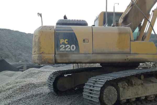 贵州出售转让二手5000小时2012年小松PC220挖掘机