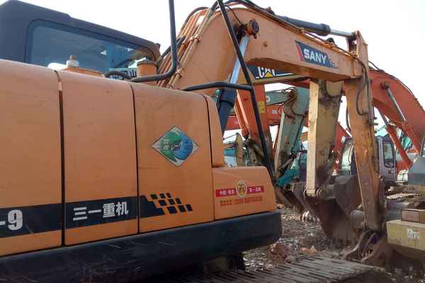 云南出售转让二手2437小时2014年三一重工SY135C挖掘机