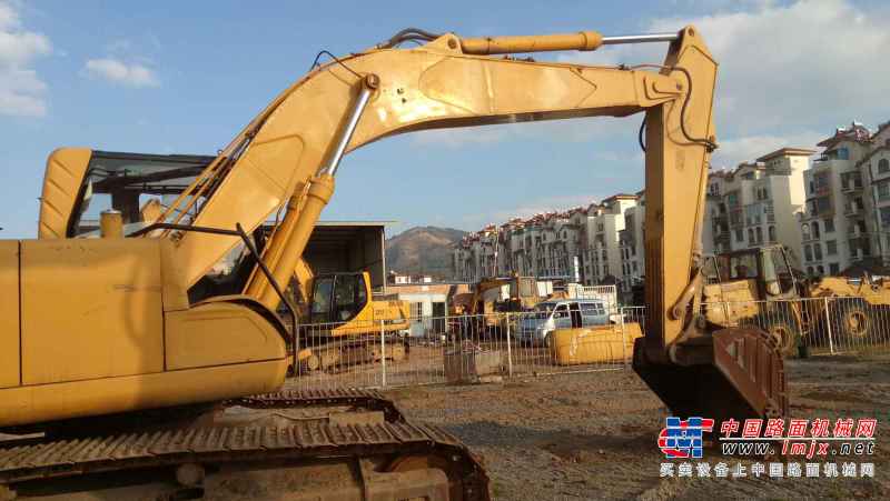 云南出售转让二手3741小时2011年厦工XG822LC挖掘机
