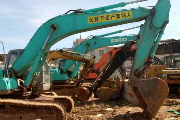 云南出售转让二手8872小时2008年神钢SK250LC挖掘机