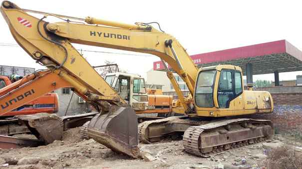 河北出售转让二手7500小时2003年现代R300LC挖掘机