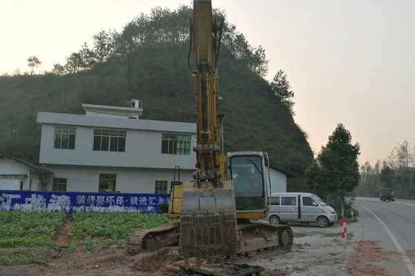 江西出售转让二手11000小时2006年住友SH200A1挖掘机