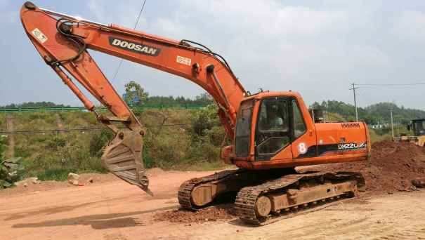 江西出售转让二手11000小时2009年斗山DH220LC挖掘机