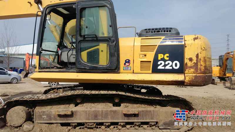 山东出售转让二手5800小时2011年小松PC220挖掘机