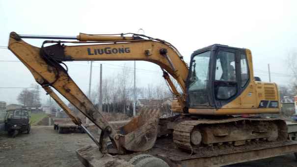 山东出售转让二手8700小时2009年柳工CLG915C挖掘机