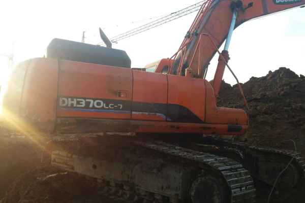 黑龙江出售转让二手15000小时2007年斗山DH370LC挖掘机
