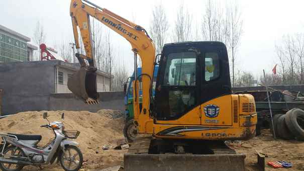 山东出售转让二手6500小时2012年龙工LG6060D挖掘机