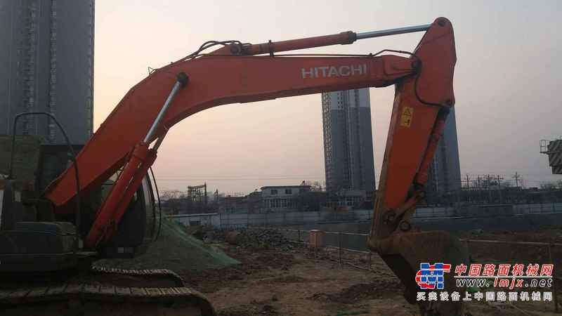 河北出售转让二手11000小时2009年日立ZX240挖掘机