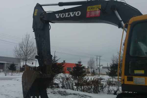 黑龙江出售转让二手9800小时2011年沃尔沃EC240B挖掘机
