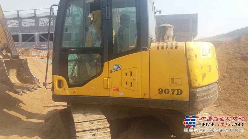 山东出售转让二手4500小时2013年山重建机JCM907D挖掘机