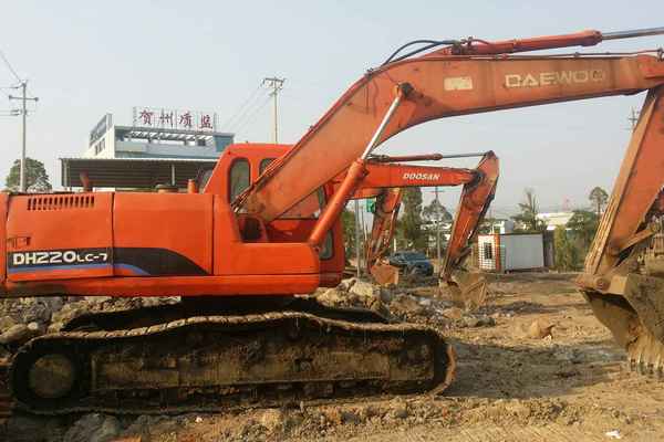 广西出售转让二手12000小时2005年大宇DH220LC挖掘机