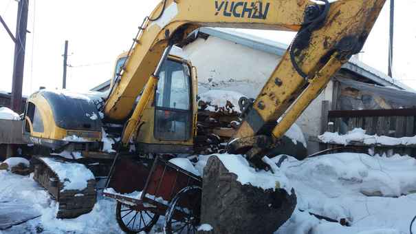 黑龙江出售转让二手8000小时2010年玉柴YC85挖掘机