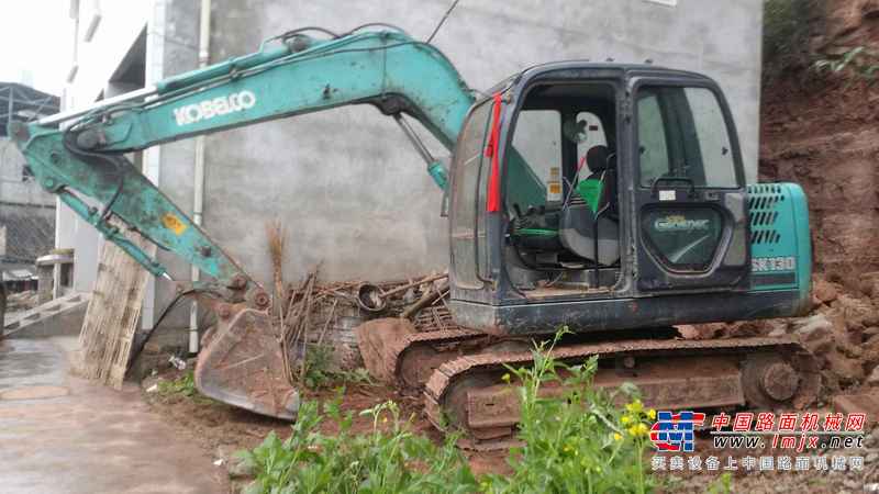 四川出售转让二手5842小时2013年神钢SK75挖掘机