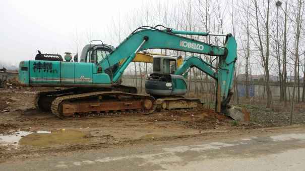 湖北出售转让二手10000小时2004年神钢SK200挖掘机