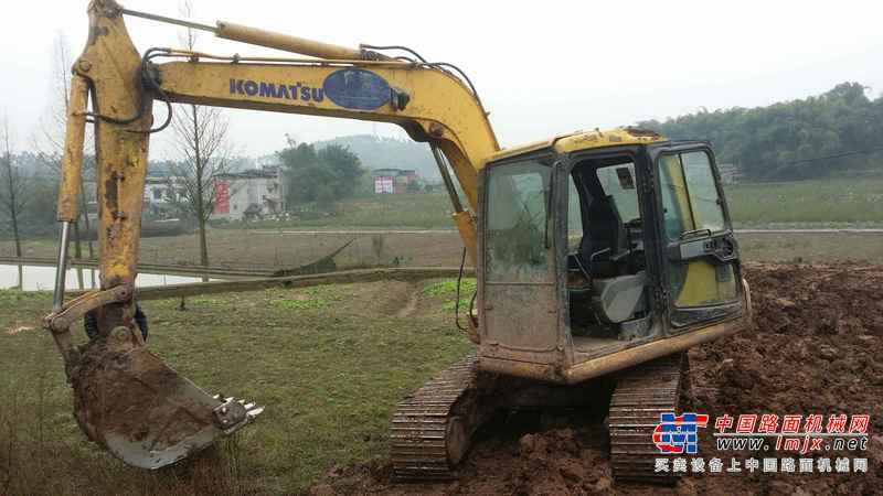 四川出售转让二手9880小时2010年小松PC60挖掘机