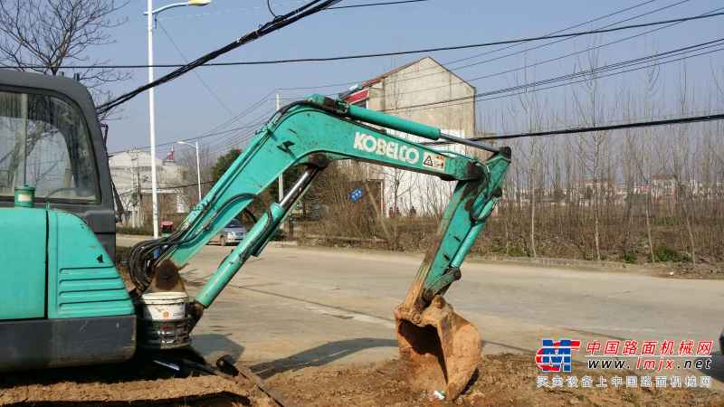 湖北出售转让二手10000小时2008年神钢SK60挖掘机