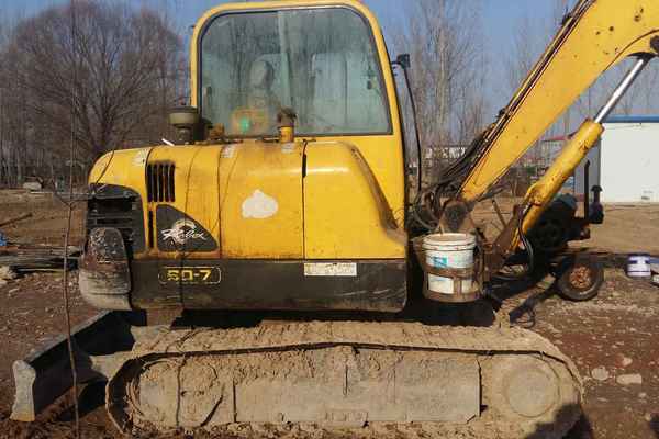 河南出售转让二手7888小时2007年现代R60挖掘机