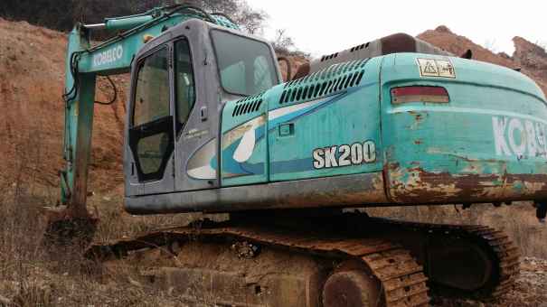 湖北出售转让二手8000小时2007年神钢SK200挖掘机