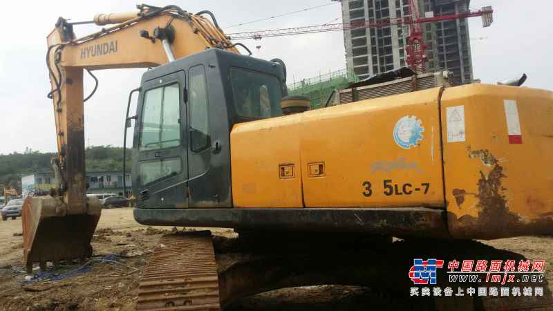 贵州出售转让二手8000小时2010年现代R335LC挖掘机